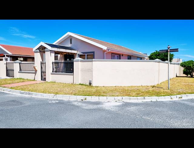 3 BEDROOM FREESTANDING RENTED IN MUIZENBERG